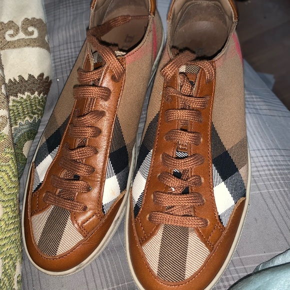 Burberry Sneakers - Picture 1 of 4